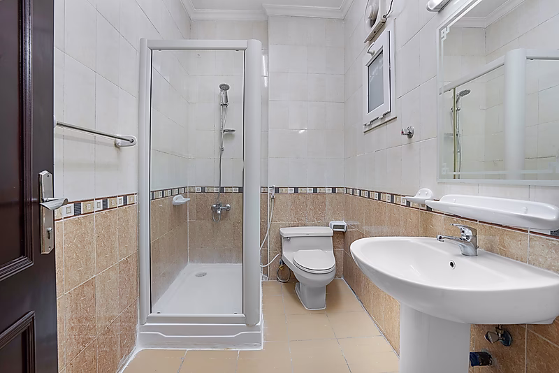 Charming 2BR Apartment with Modern Flair - Photo 6