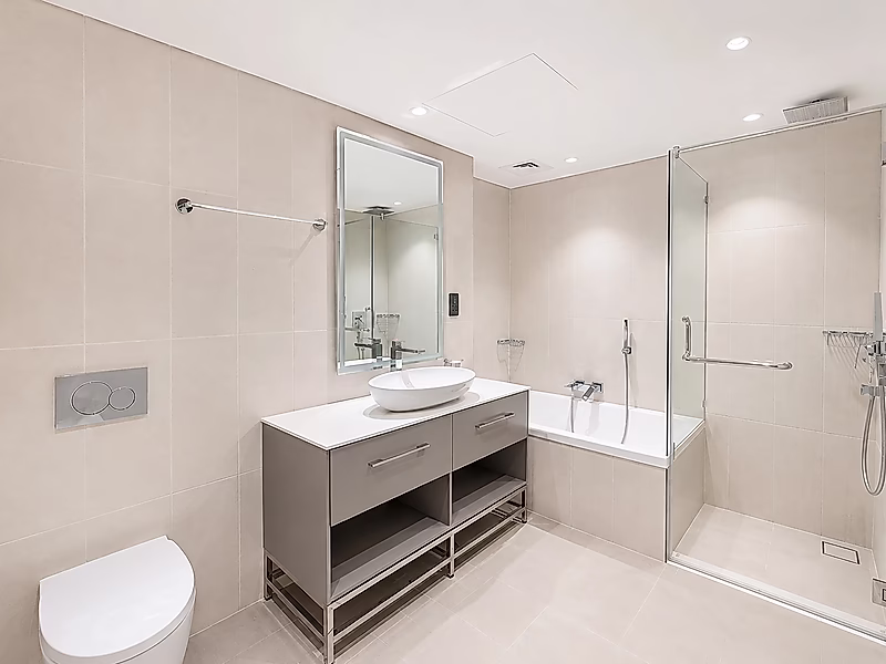 BILLS INCLUDED | LUXURIOUS 1 BEDROOM | HEART OF WEST BAY - Photo 3
