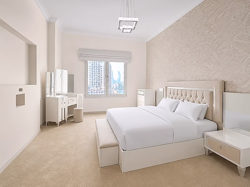 Rare 3-Bedroom + Maid | Huge Layout | High Floor | Fully Furnished | Exclusive Opportunity in Porto Arabia - Photo 3