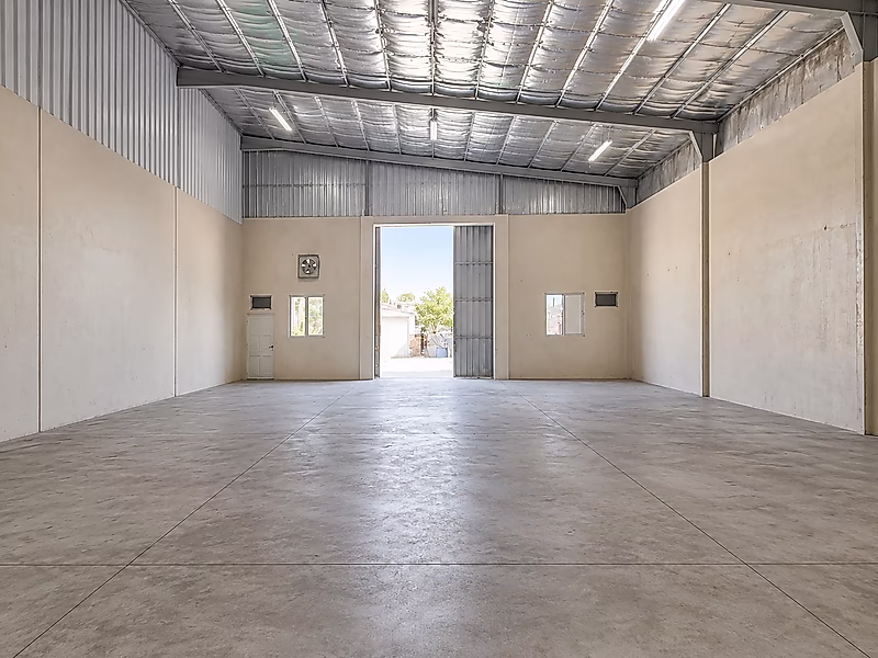 Labour Camp and 3 Warehouses for Rent - Photo 15