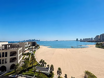 LUXURY 3-BEDROOM DUPLEX APARTMENT WITH BEACH VIEWS