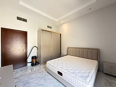 Luxurious 2-Bedroom Apartment in Foxhills : A Modern Urban Retreat