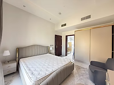 Luxurious 2-Bedroom Apartment in Foxhills : A Modern Urban Retreat