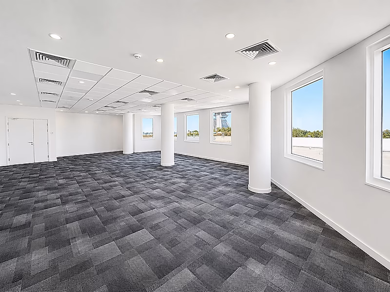 PREMIUM CORPORATE OFFICE 162 SQM WEST BAY - Photo 3