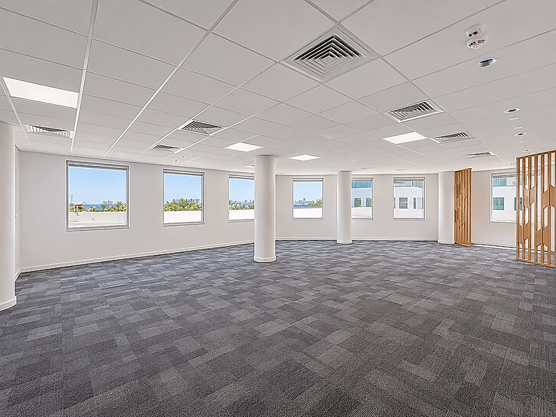 PREMIUM CORPORATE OFFICE 162 SQM WEST BAY - Photo 1