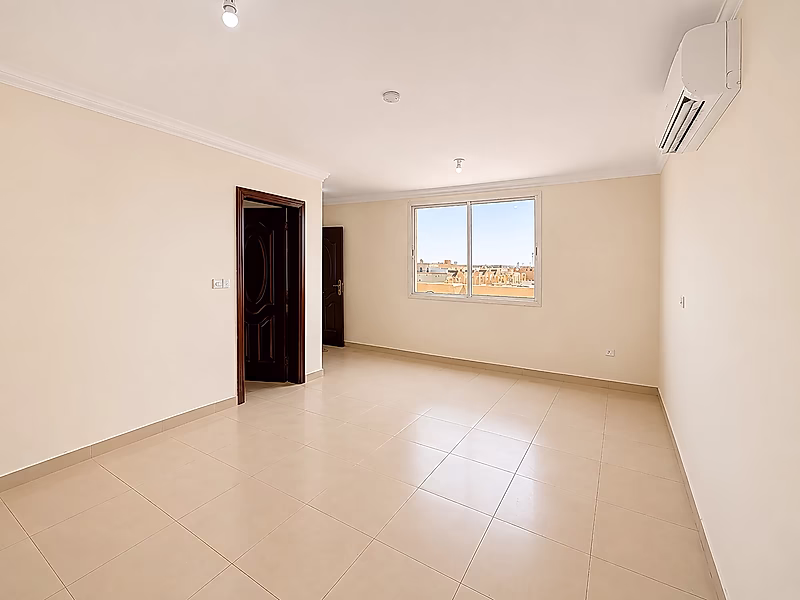 6BR Staff Accommodation Villa for rent | Umm Salal - Photo 2