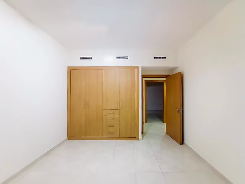 Great investment opportunity in fox hills - Photo 4