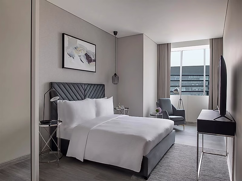 LUXURY 3 BEDROOM HOTEL APARTMENT IN OLD AIRPORT - Photo 1