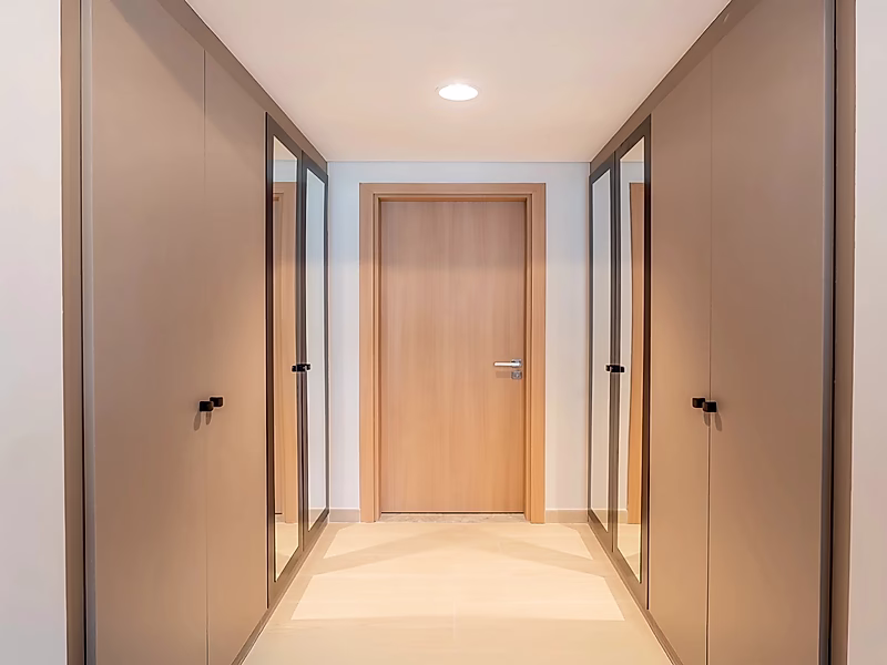 Luxury 1BR | Fully Furnished | Marina, Pool & Sea Views | Payment Plan Until 2032 - Photo 2