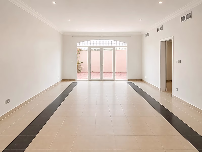 Prestigious 3BR + Maid+ Office SF  Villa with Modern Elegance - Photo 2