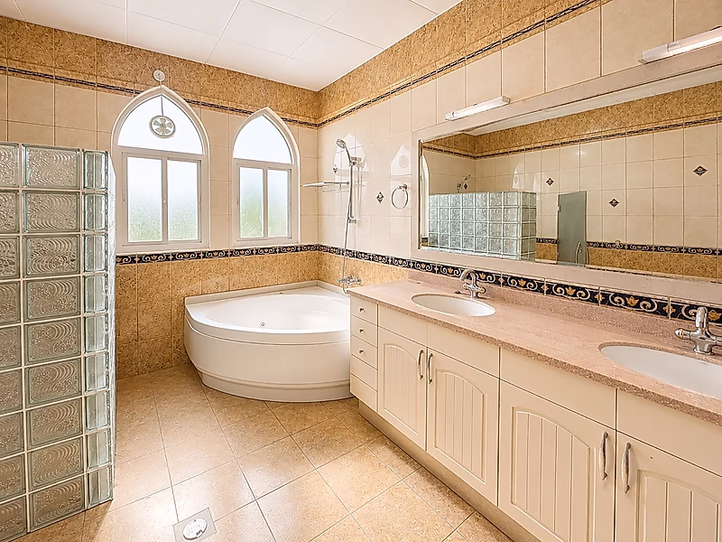 SPACIOUS 6BR VILLA WITH GARDEN AND PRIVATE POOL - Photo 2