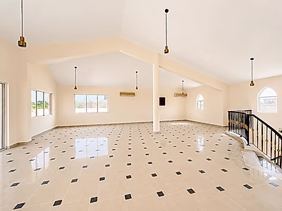 SPACIOUS 6BR VILLA WITH GARDEN AND PRIVATE POOL