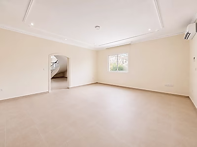 SPACIOUS 6BR VILLA WITH GARDEN AND PRIVATE POOL