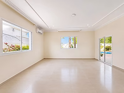 SPACIOUS 6BR VILLA WITH GARDEN AND PRIVATE POOL