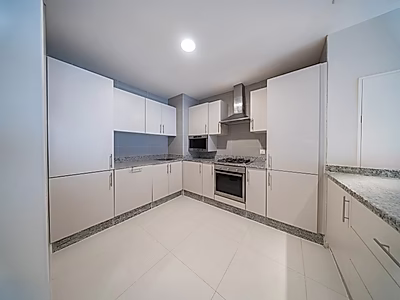 Chic Urban Retreat | Luxurious Amenities