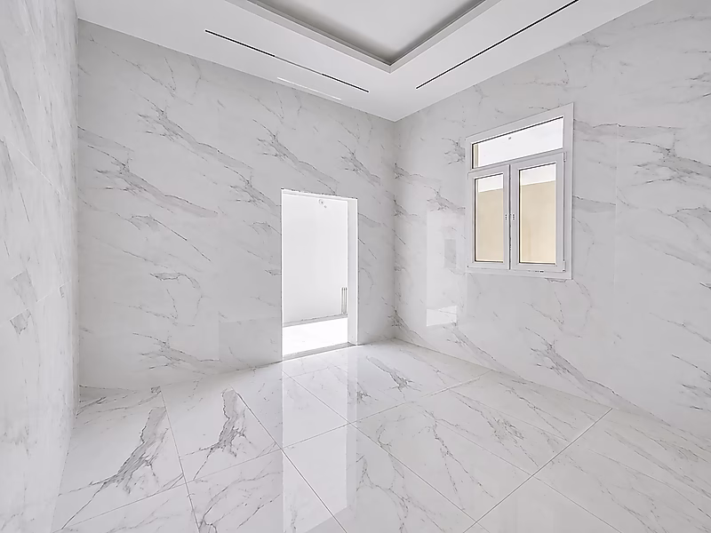 Exquisite 7+ Bedroom Detached Villa | Luxury Living - Photo 3