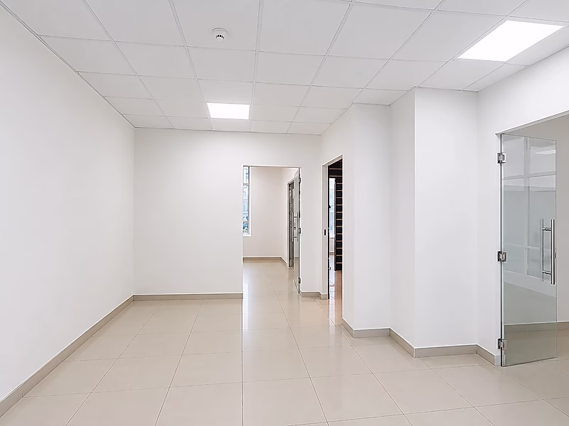 Fully Fitted Office with Natural Views | 115 SQM | Al Corniche - Photo 3