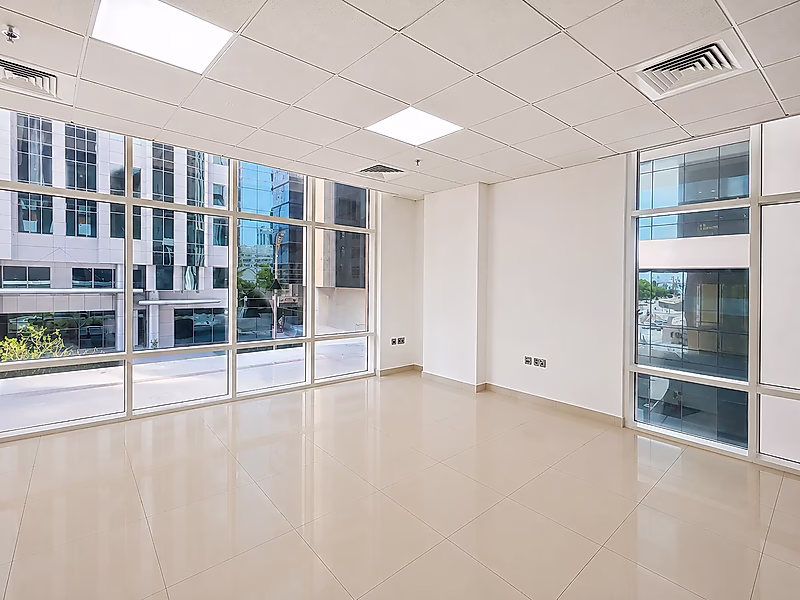 Fully Fitted Office with Natural Views | 115 SQM | Al Corniche - Photo 1