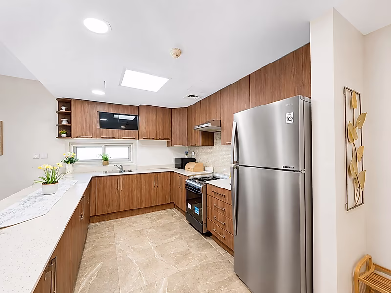 FULLY RENOVATED 2BR + LAUNDRY BILLS INCLUDED - Photo 4