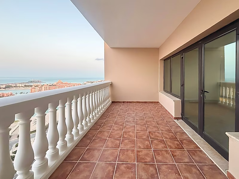 ELEGANTLY REFINED 2 BEDROOM + MAID | SEA VIEW | PORTO - Photo 2