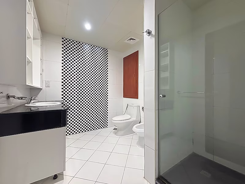 ELEGANTLY REFINED 2 BEDROOM + MAID | SEA VIEW | PORTO - Photo 16