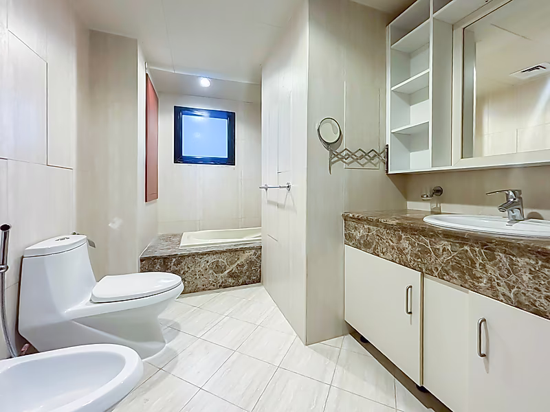 ELEGANTLY REFINED 2 BEDROOM + MAID | SEA VIEW | PORTO - Photo 21