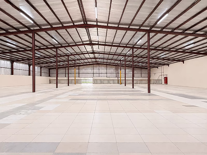 SALE! Newly renovated warehouse+21 Staff rooms - Photo 5