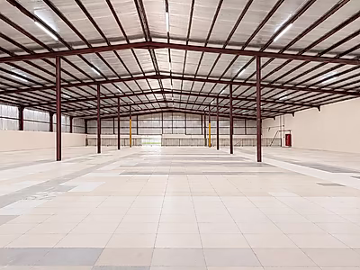 SALE! Newly renovated warehouse+21 Staff rooms