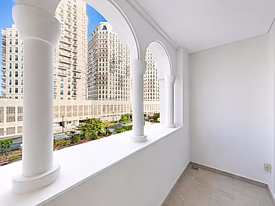 SEMI FURNISHED 1BR IN THE PEARL  | UTILITIES INCLUDED