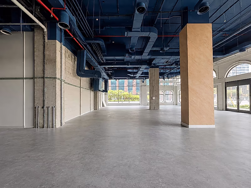 Exceptional Retail Opportunity in Lusail Marina | 1,079 SQM | High Visibility - Photo 4
