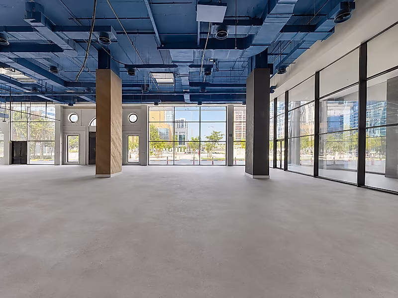 Exceptional Retail Opportunity in Lusail Marina | 1,079 SQM | High Visibility - Photo 5