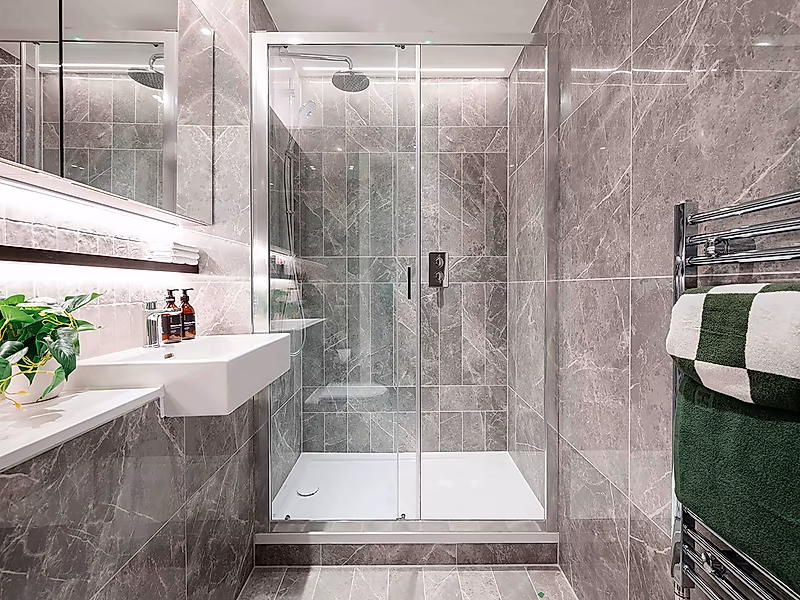 Elevated London Living — Spacious Two Bedroom Residence Surrounded by Style and Serenity - Photo 7