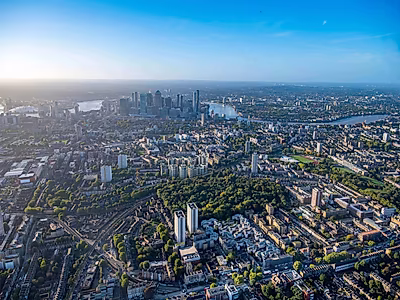 A Landmark London Residence — Contemporary Luxury Surrounded by Nature, Culture and Connectivity