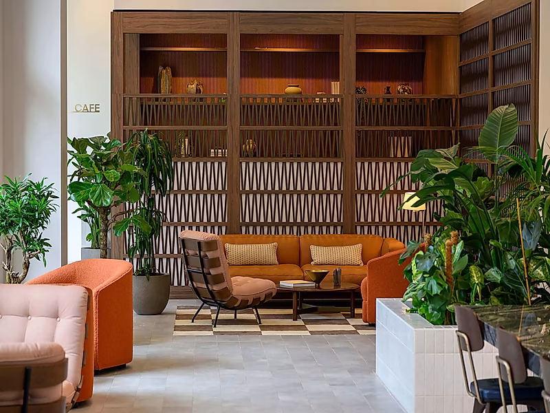 A Landmark London Residence — Contemporary Luxury Surrounded by Nature, Culture and Connectivity - Photo 4