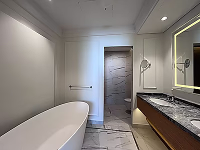 Luxury 1-Bedroom Apartment full Seaview / The Pear /  With only 10% Down Payment .
