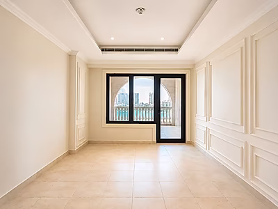 SPACIOUS 1-BEDROOM RESIDENCE | WATERFRONT LIVING