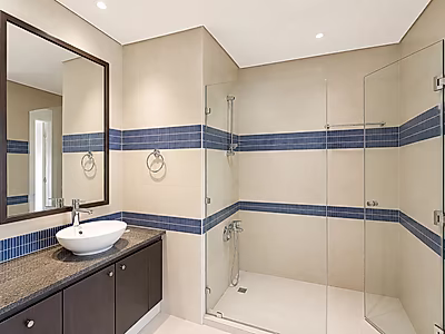 SPACIOUS 1-BEDROOM RESIDENCE | WATERFRONT LIVING