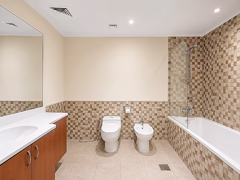 WELL-MAINTAINED 2 BEDROOM IN PORTO ARABIA - Photo 6