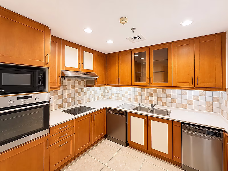 WELL-MAINTAINED 2 BEDROOM IN PORTO ARABIA - Photo 7