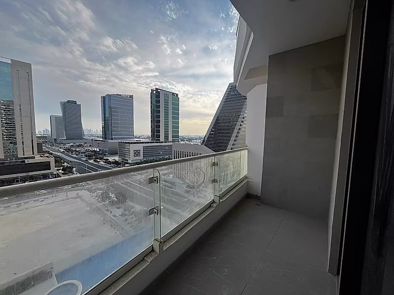 WATERFRONT 1BR APARTMENT WITH STRONG ROI POTENTIAL - Photo 2