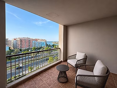 Spacious Studio with Balcony for Sale in Porto Arabia