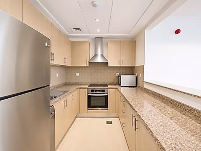 STUNNING STUDIO APARTMENT WITH MARINA VIEW