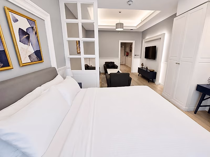 MOVE IN READY STUDIO IN A PRIME CITY LOCATION - Photo 8