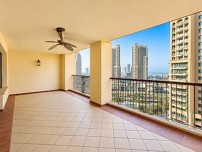BRIGHT 2BR WITH BALCONY IN PORTO ARABIA LIVING