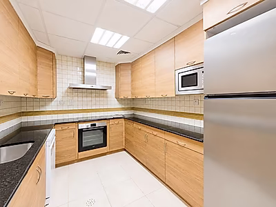 BRIGHT 2BR WITH BALCONY IN PORTO ARABIA LIVING
