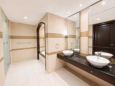 BRIGHT 2BR WITH BALCONY IN PORTO ARABIA LIVING