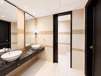 BRIGHT 2BR WITH BALCONY IN PORTO ARABIA LIVING
