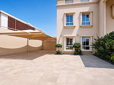 LARGE 6BR+MAID VILLA WITH POOL READY TO RENT NOW