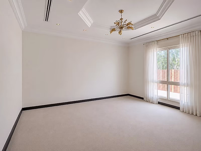 LARGE 6BR+MAID VILLA WITH POOL READY TO RENT NOW - Photo 13