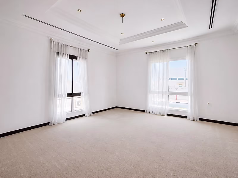 LARGE 6BR+MAID VILLA WITH POOL READY TO RENT NOW - Photo 15